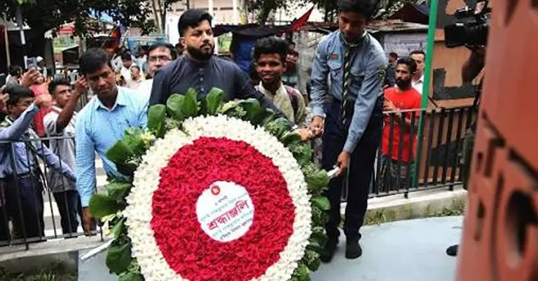 শহিদদের প্রতি শ্রদ্ধা জানান প্রতিমন্ত্রী ইশরাক